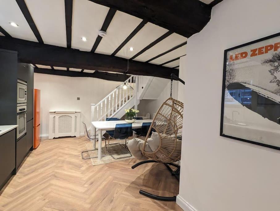 Zeppelin House - Riverside 18Th Century Townhouse Villa Bewdley Bagian luar foto