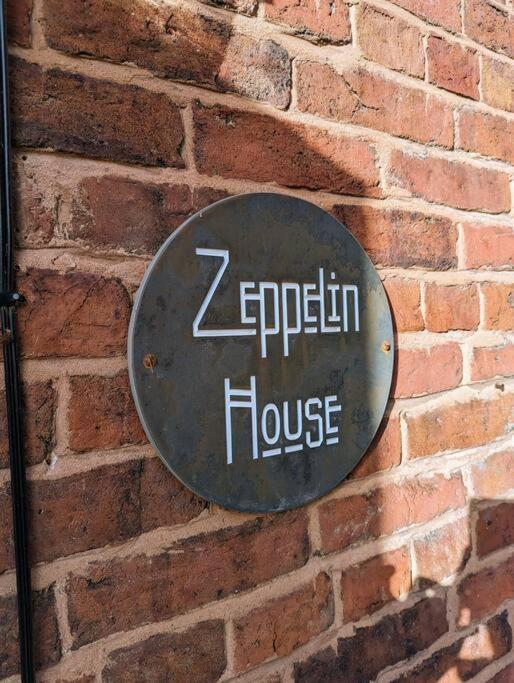 Zeppelin House - Riverside 18Th Century Townhouse Villa Bewdley Bagian luar foto